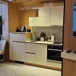 Apartment Fs - Family In The Center Of Warna