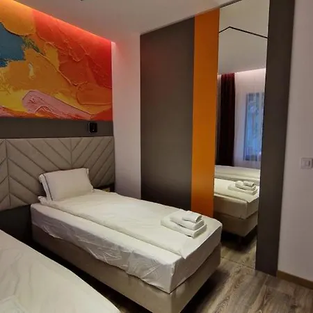Fs Varna Central Deluxe 2-Bedroom Suite Near Sea Garden 公寓 *