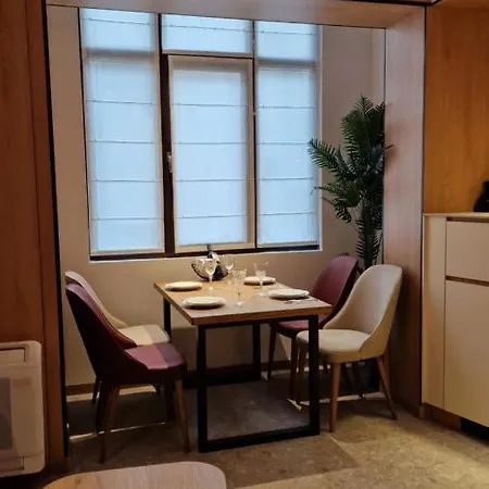 Apartment Fs Deluxe 2-bedroom Near Sea Garden