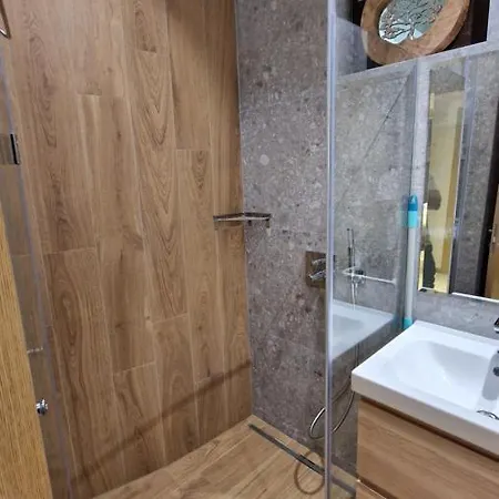 Fs Varna Central Deluxe 2-Bedroom Suite Near Sea Garden 公寓 *