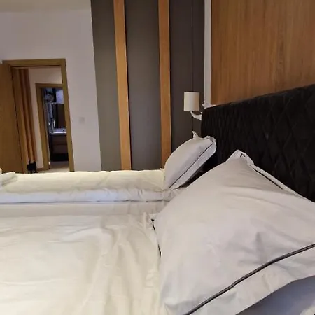 Fs Varna Central Deluxe 2-Bedroom Suite Near Sea Garden 公寓 瓦爾納