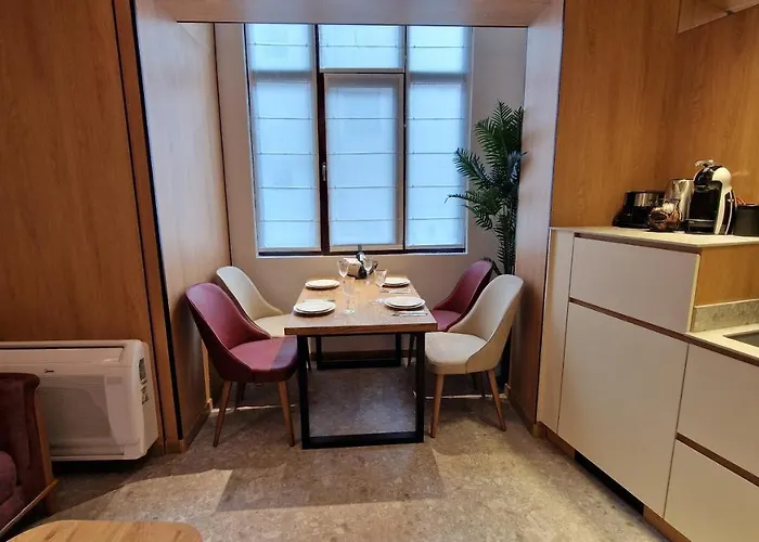 Apartment Fs - Family In The Center Of