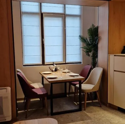 Apartment Fs - Family In The Center Of